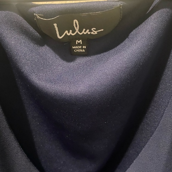Lulus navy dress with semi sheer cut out sleeves M - Picture 3 of 3